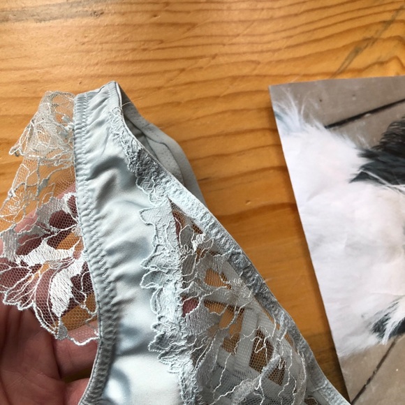 Victoria’s Secret Panties Thong Very Sexy Size XS NWT - Picture 6 of 7